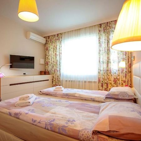 Green Apartment - Top Location, Near City Center! โซเฟีย ภายนอก รูปภาพ