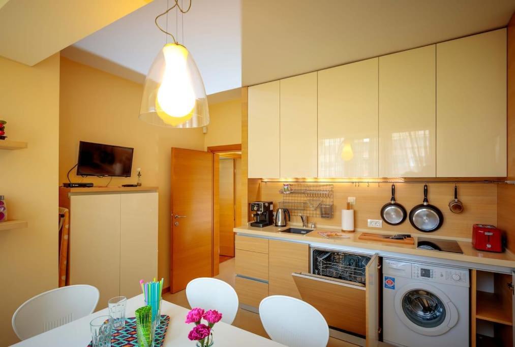 Green Apartment - Top Location, Near City Center! โซเฟีย ภายนอก รูปภาพ