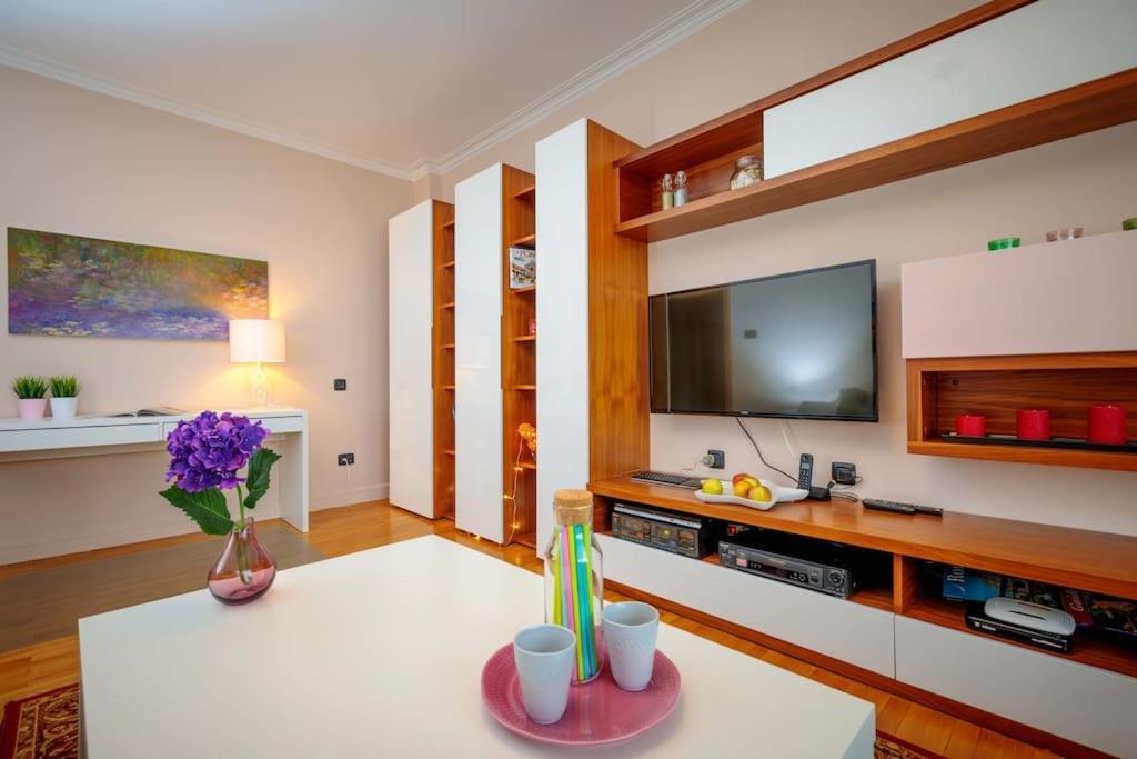 Green Apartment - Top Location, Near City Center! โซเฟีย ภายนอก รูปภาพ