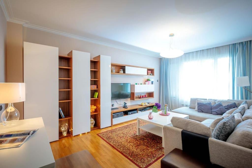 Green Apartment - Top Location, Near City Center! โซเฟีย ภายนอก รูปภาพ